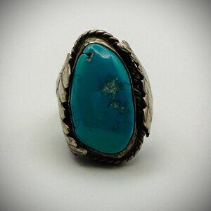 Substantial Vintage Navajo Sterling & Turquoise Statement Ring – Size 8.5, 23g